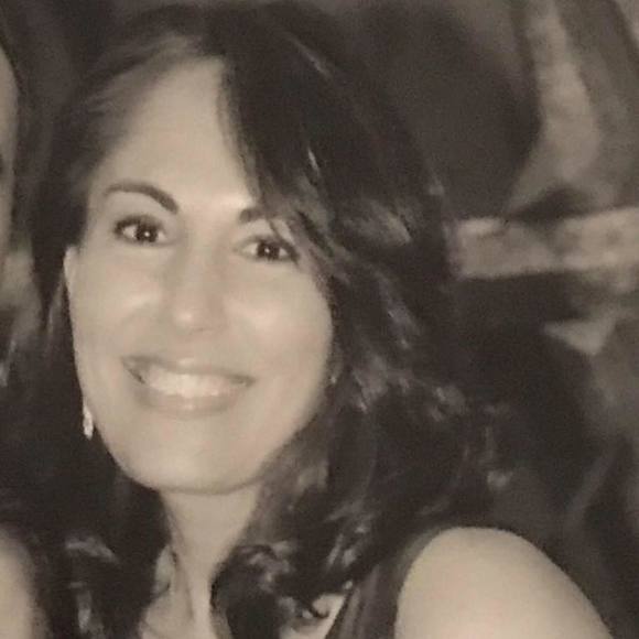 Meet your Posher, Rena - Picture 1 of 1